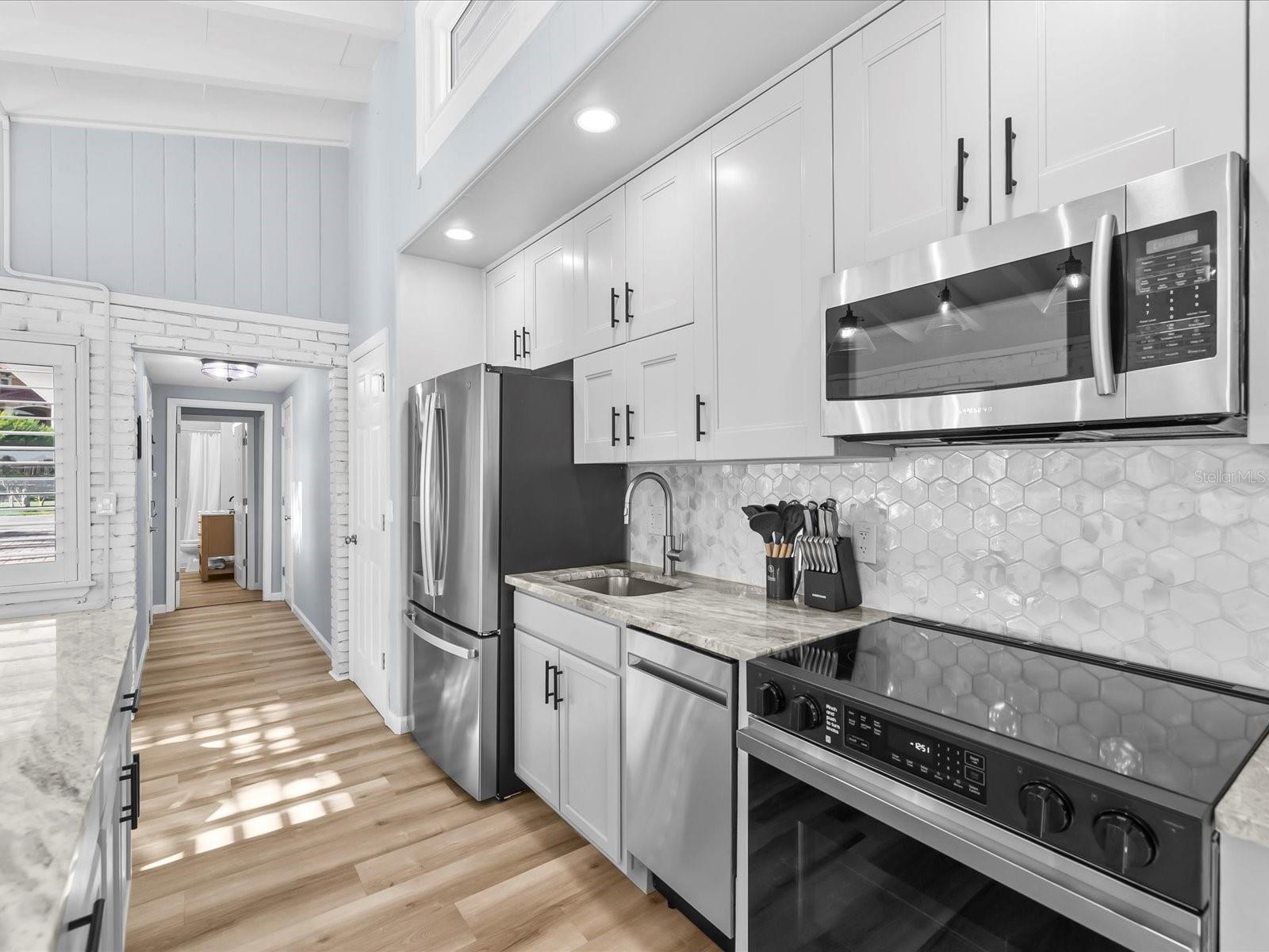 Image 13 of 77 For 454 20th Avenue