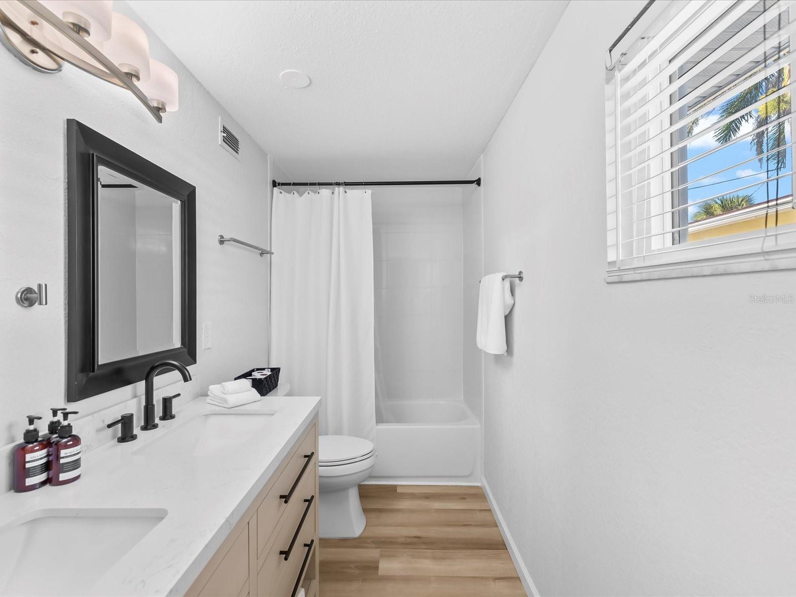 Image 22 of 77 For 454 20th Avenue