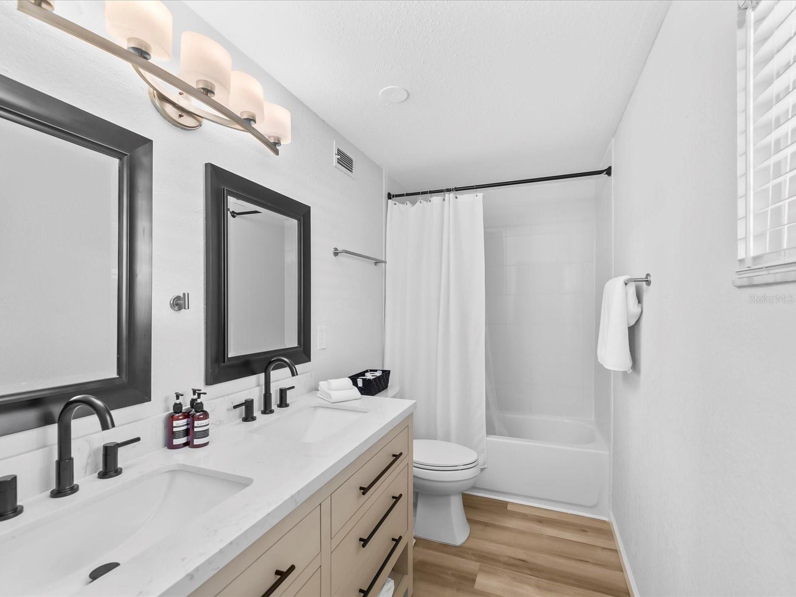 Image 23 of 77 For 454 20th Avenue