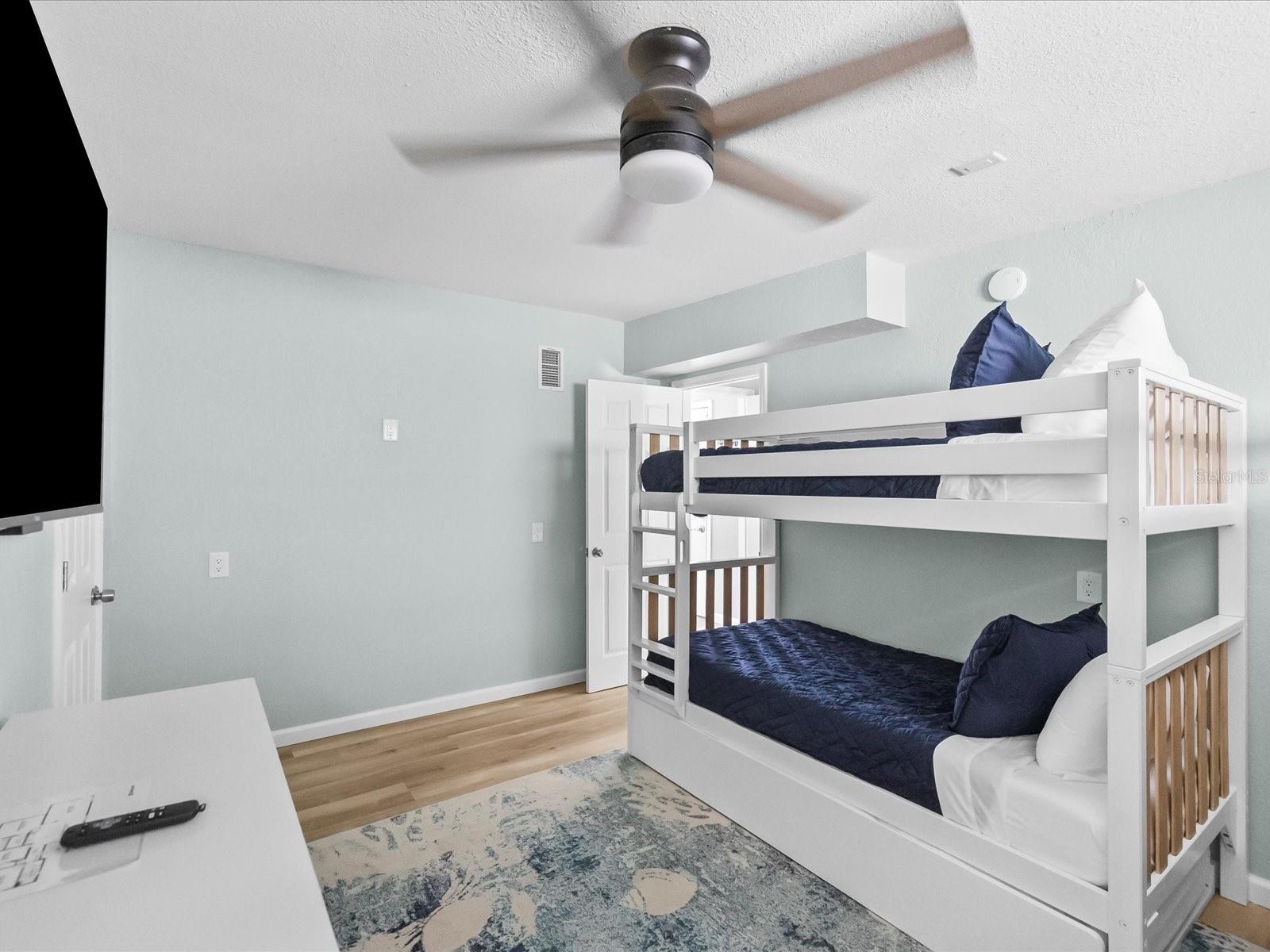 Image 31 of 77 For 454 20th Avenue