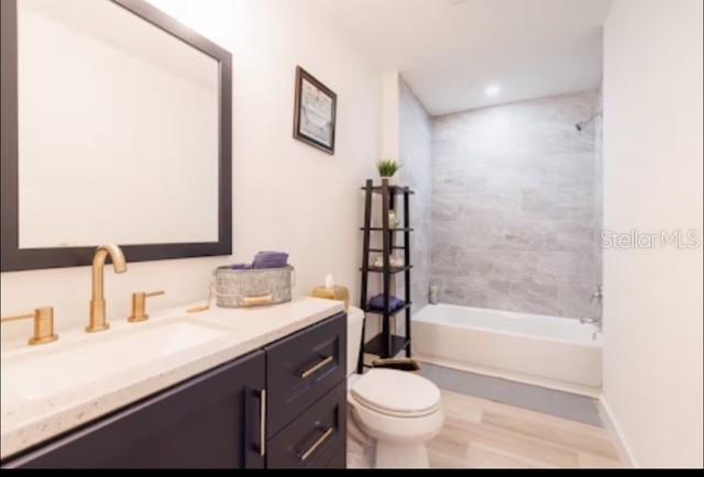 Image 16 of 22 For 7712 Deleuil Avenue