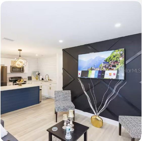 Image 6 of 22 For 7712 Deleuil Avenue