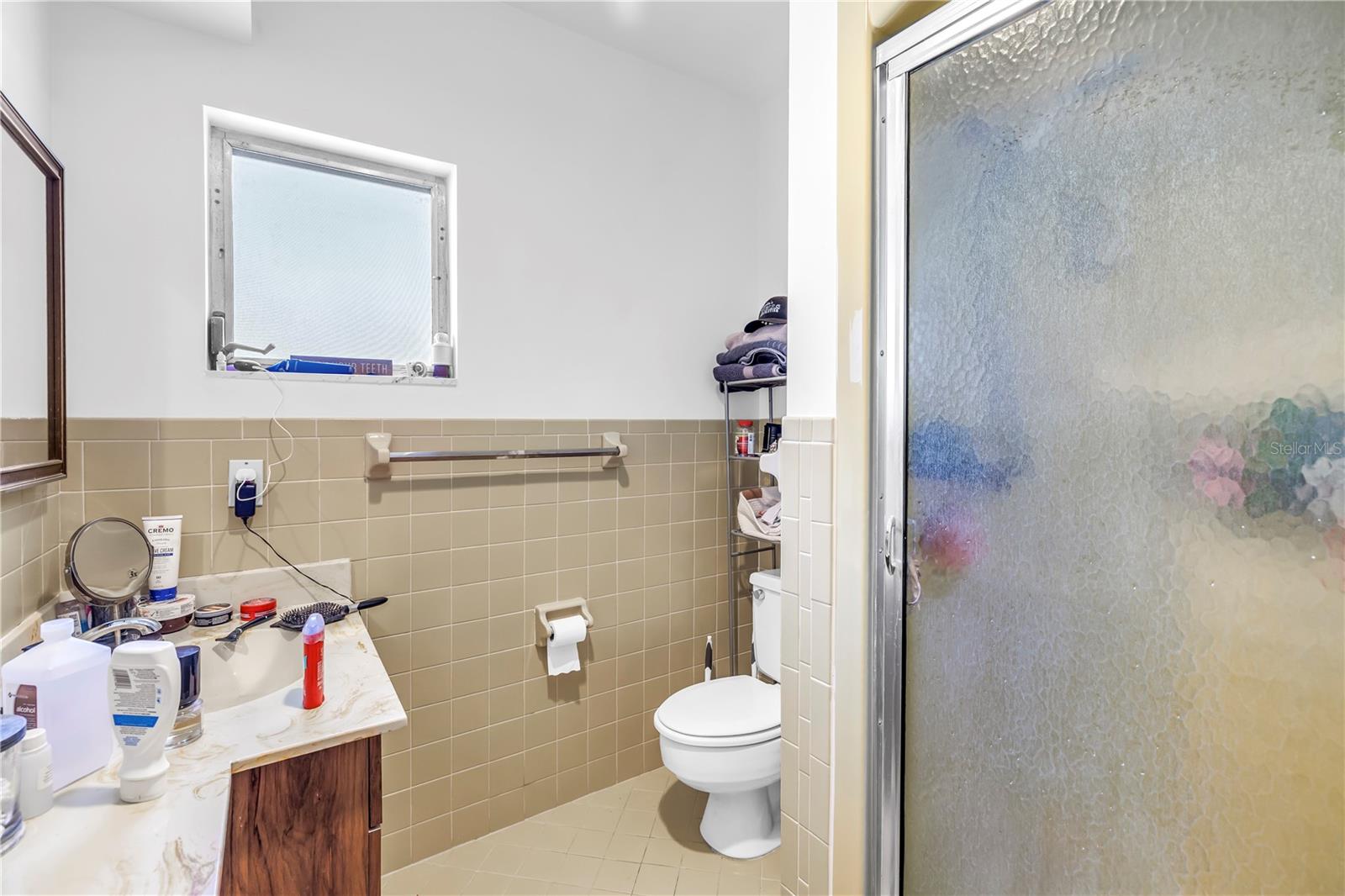 Listing photo id 9 for 611 2nd Street N