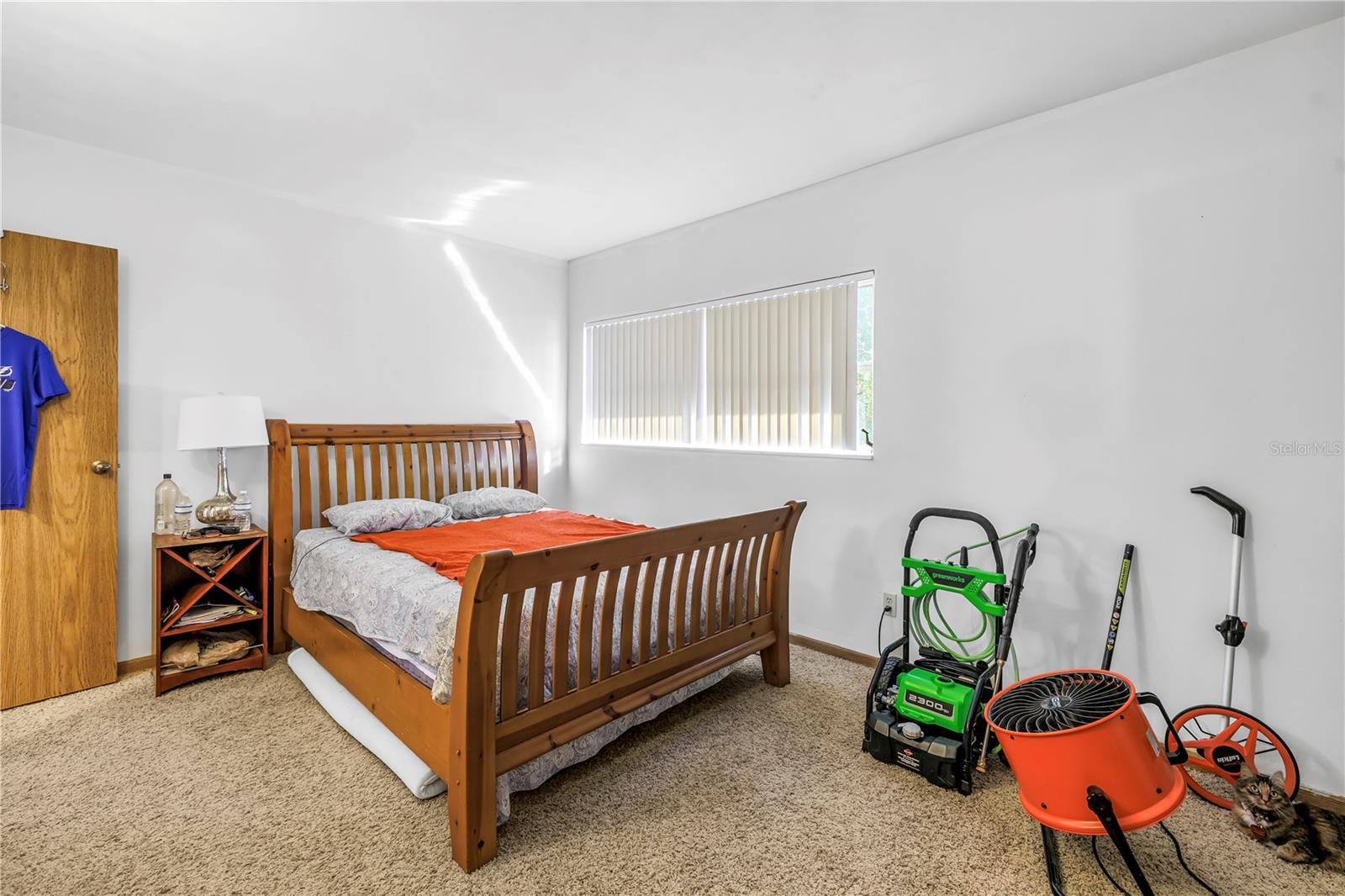 Listing photo id 10 for 611 2nd Street N