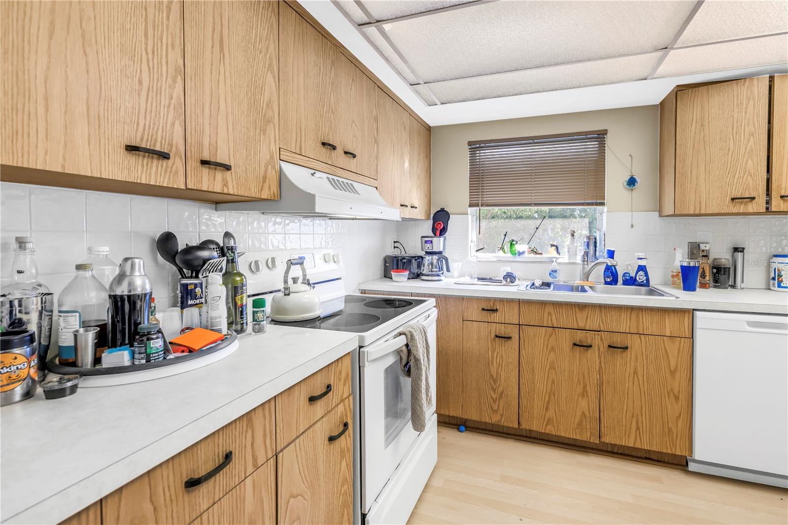 Listing photo id 12 for 611 2nd Street N