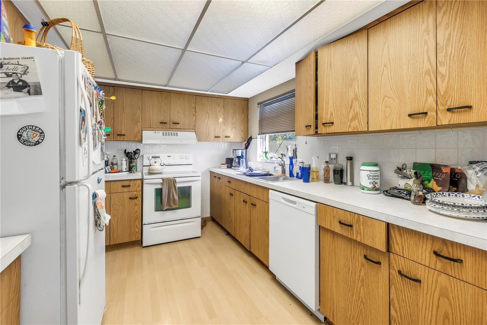 Listing photo id 14 for 611 2nd Street N