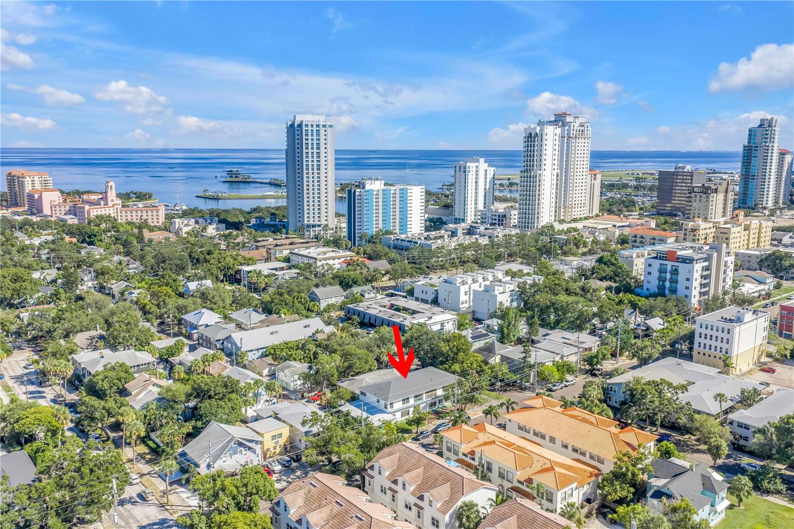 Listing photo id 2 for 611 2nd Street N
