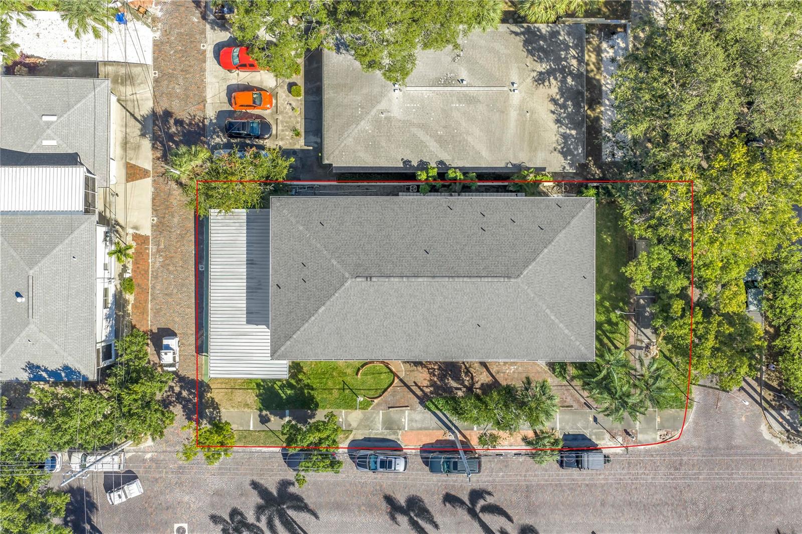 Listing photo id 3 for 611 2nd Street N