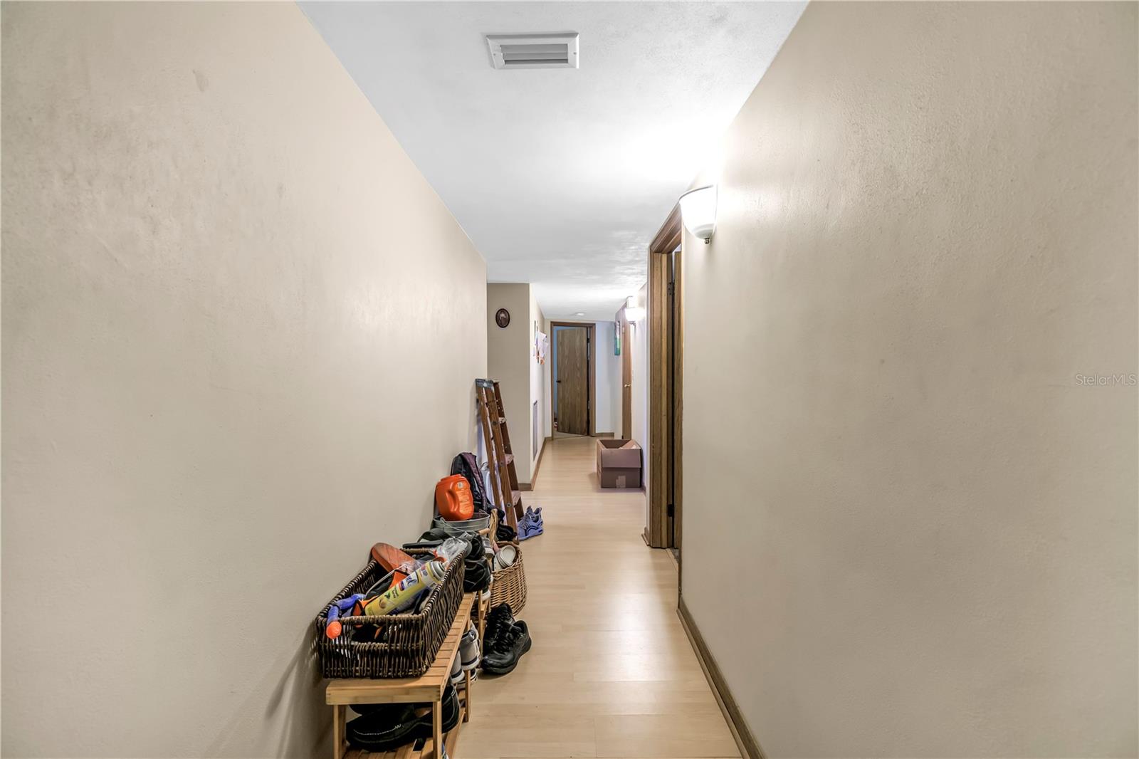 Listing photo id 6 for 611 2nd Street N