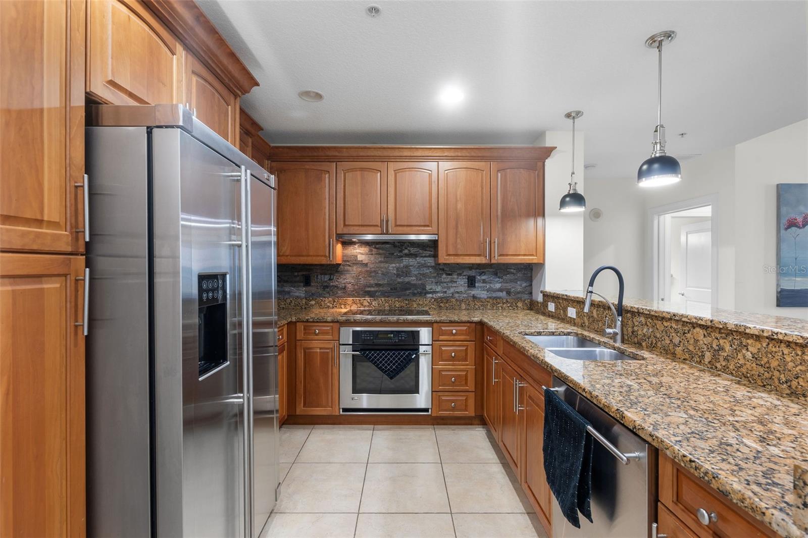 Image 10 of 34 For 628 Cleveland Street 1507