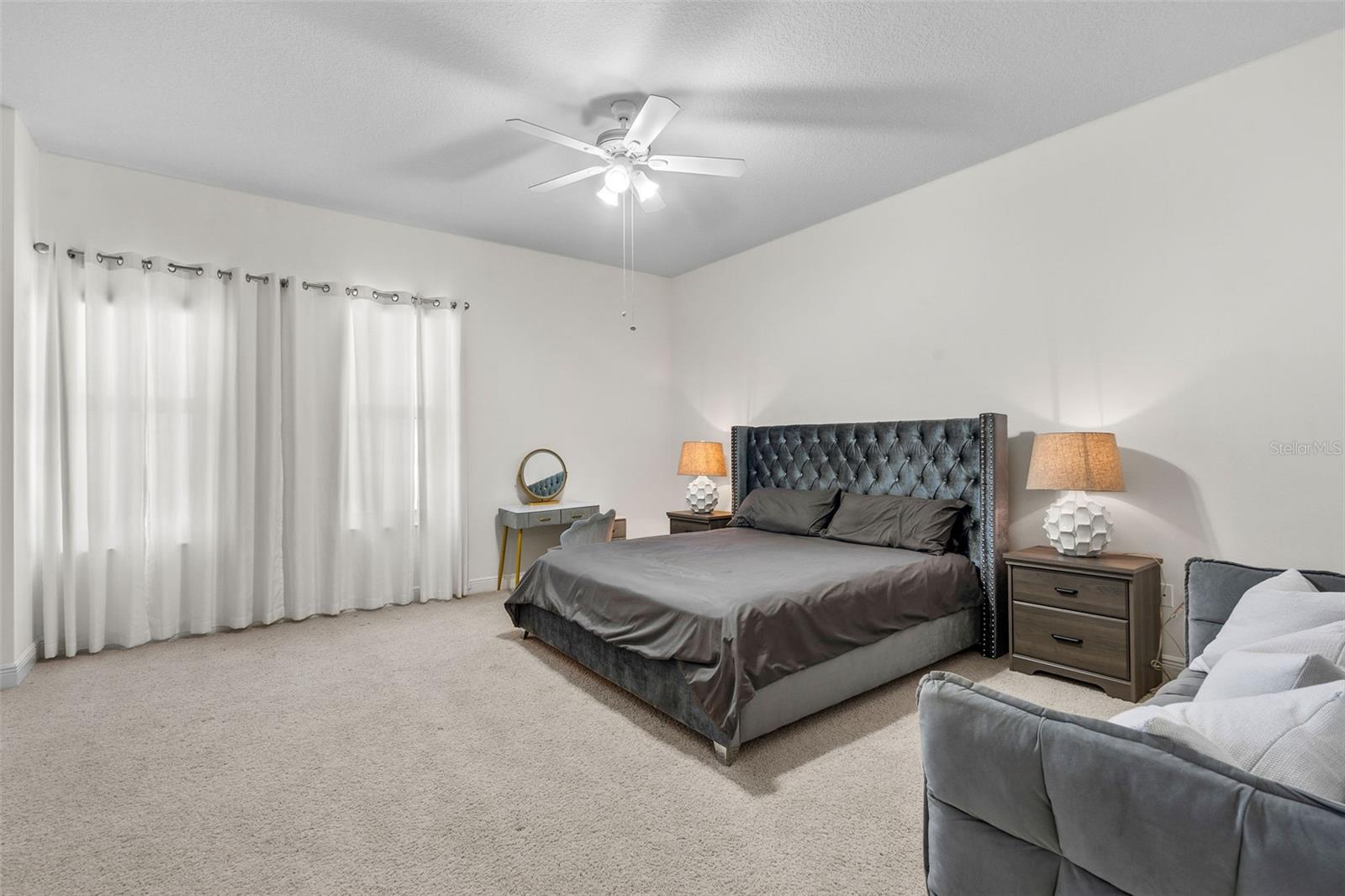 Image 14 of 34 For 628 Cleveland Street 1507