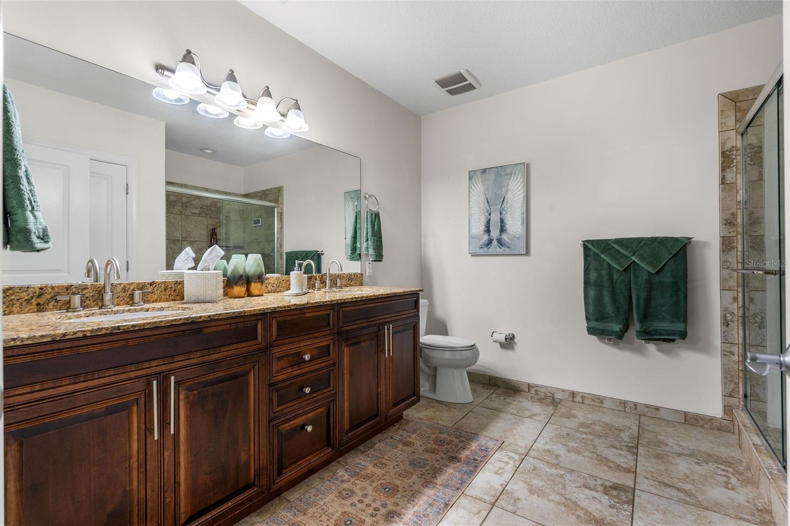 Image 18 of 34 For 628 Cleveland Street 1507