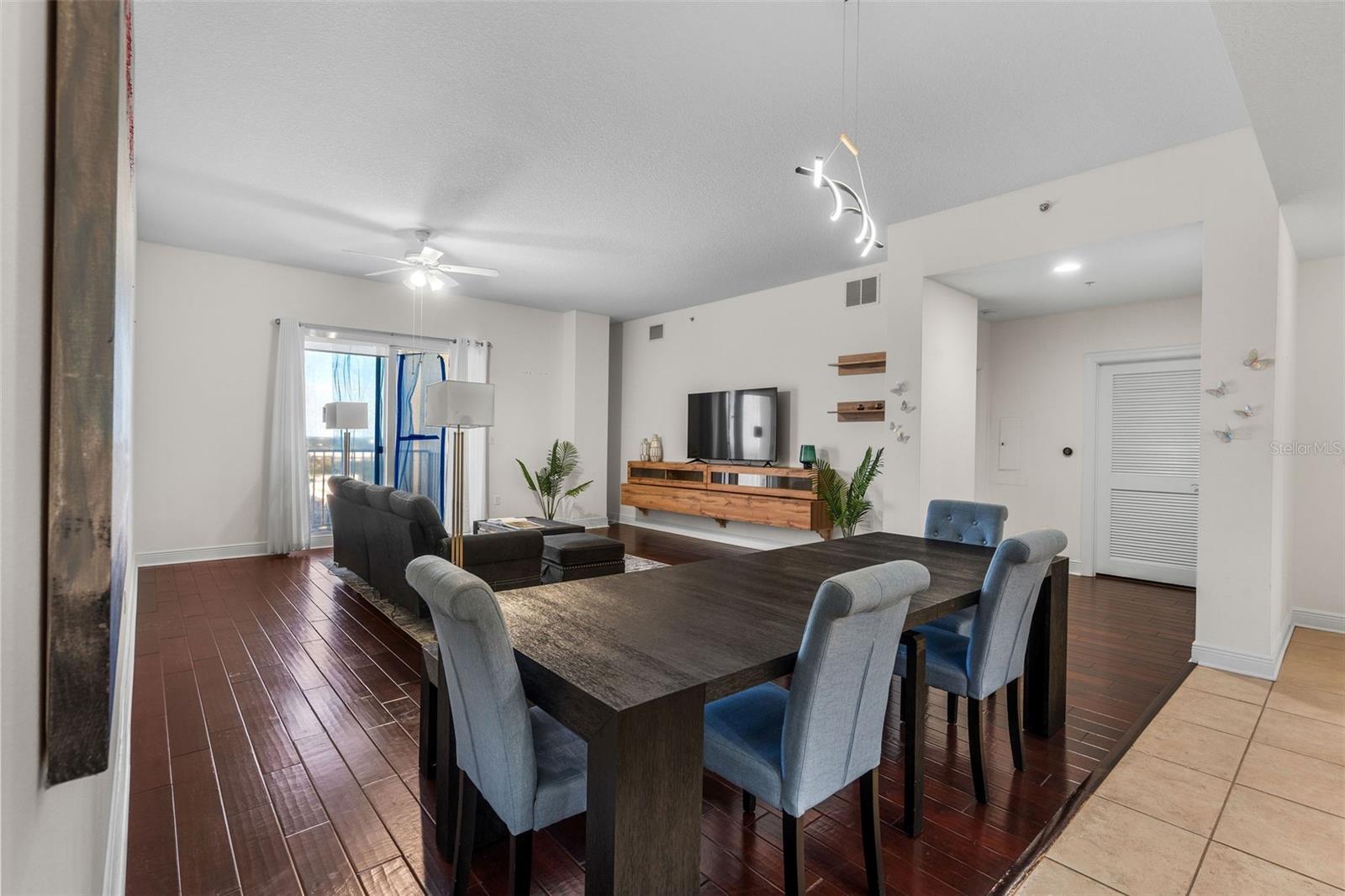 Image 4 of 34 For 628 Cleveland Street 1507