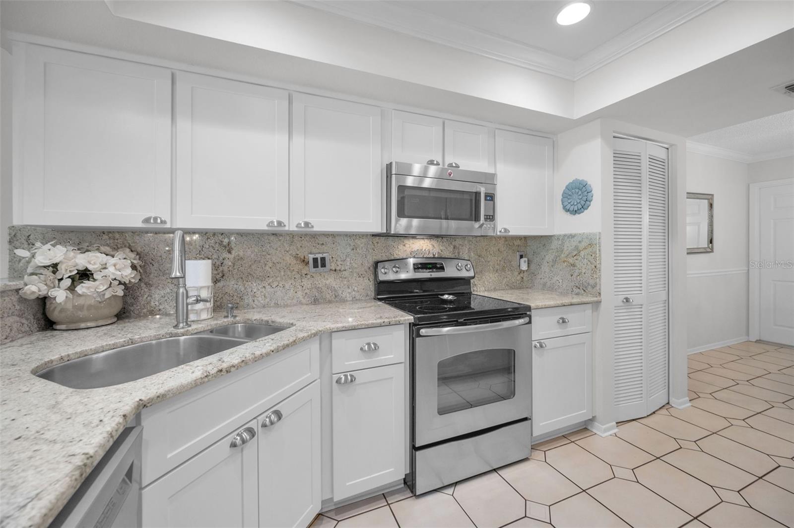 Image 14 of 62 For 1199 Woodfield Court