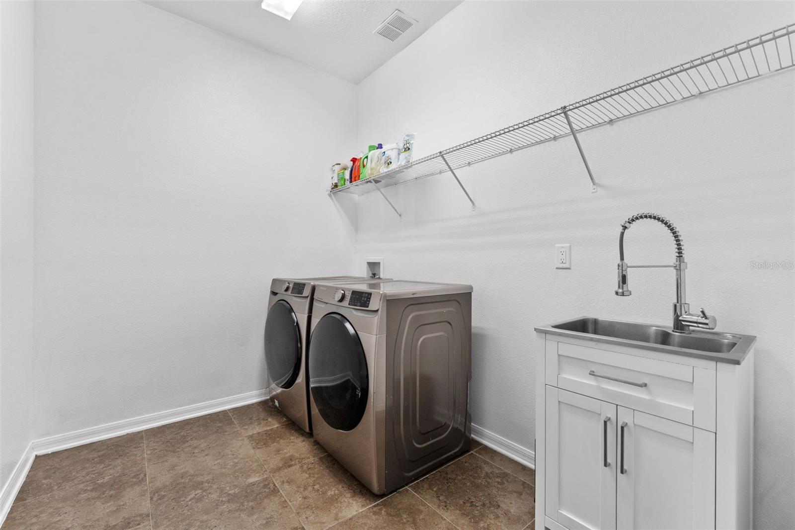 Image 36 of 52 For 11807 Harpswell Drive