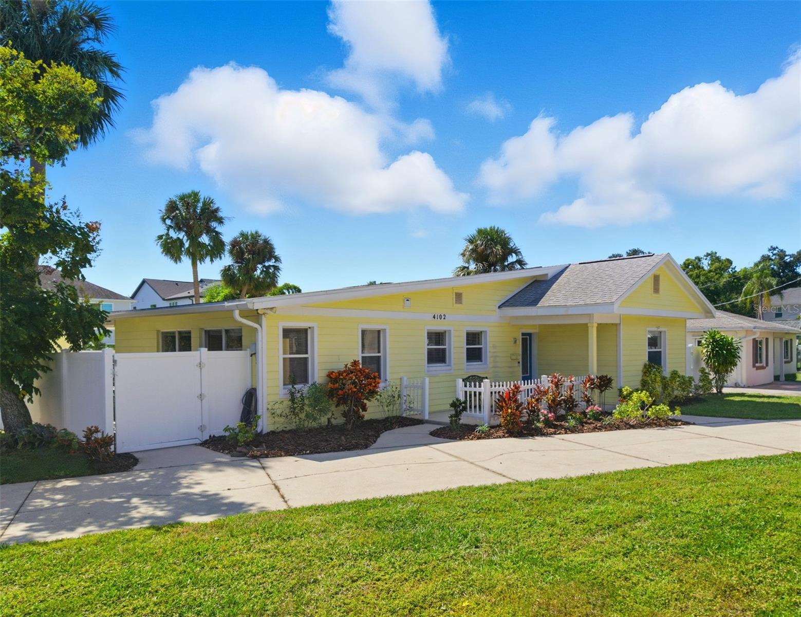 Image 4 of 50 For 4102 Watrous Avenue W