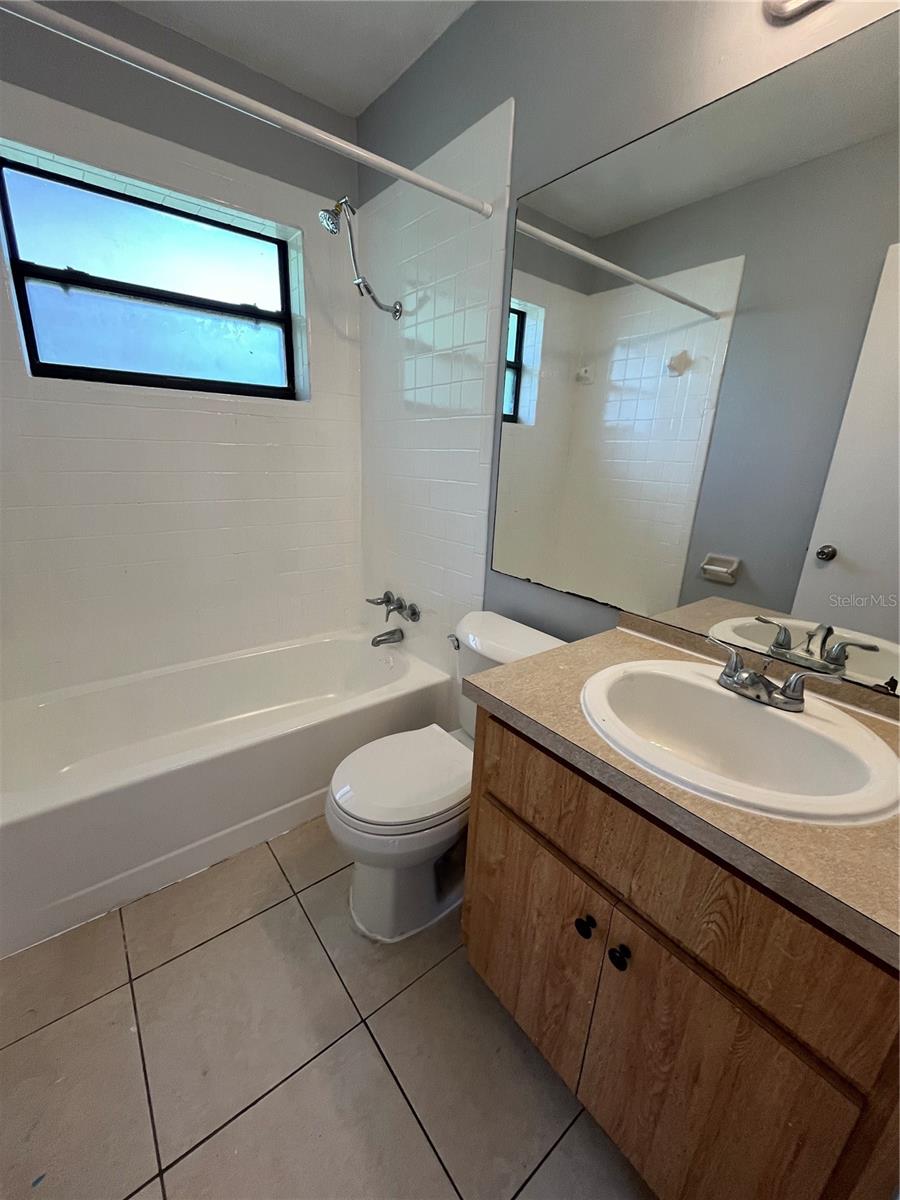 Image 6 of 6 For 211 5th Jpv Street