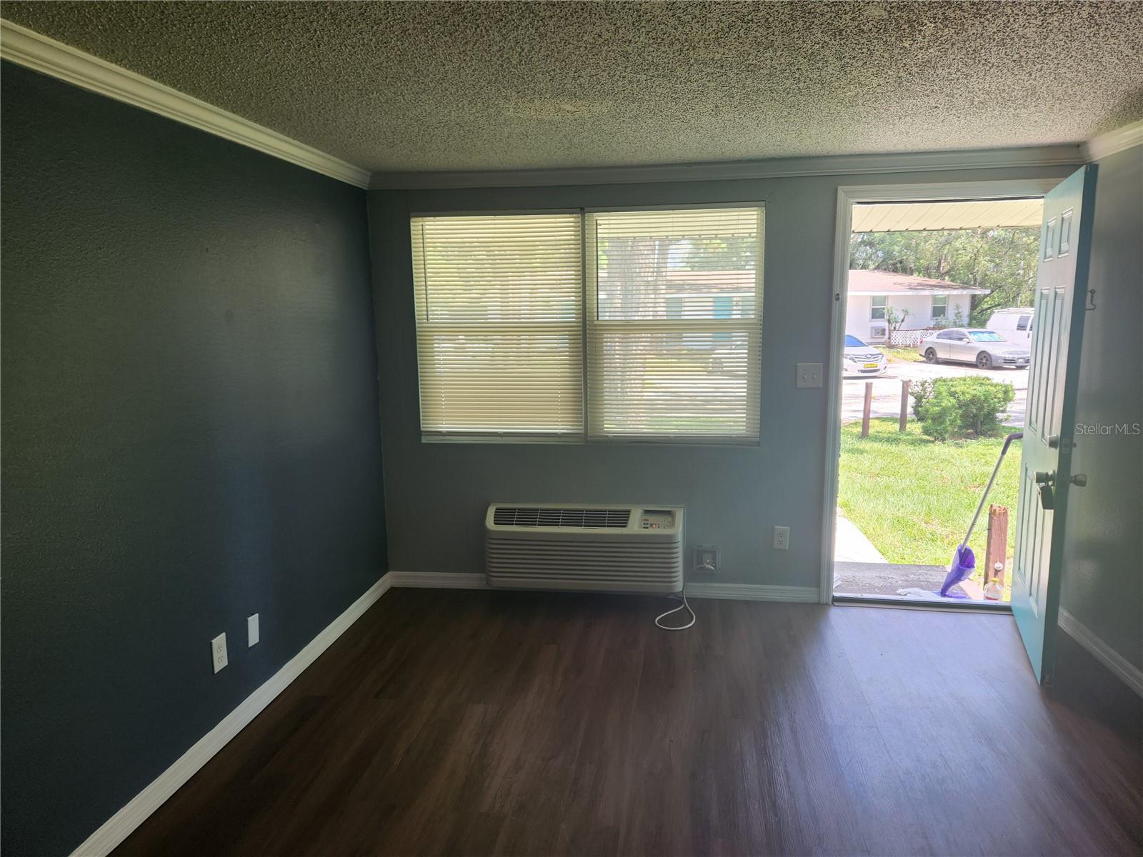 Image 3 of 9 For 5901 Bryce Lane 5914