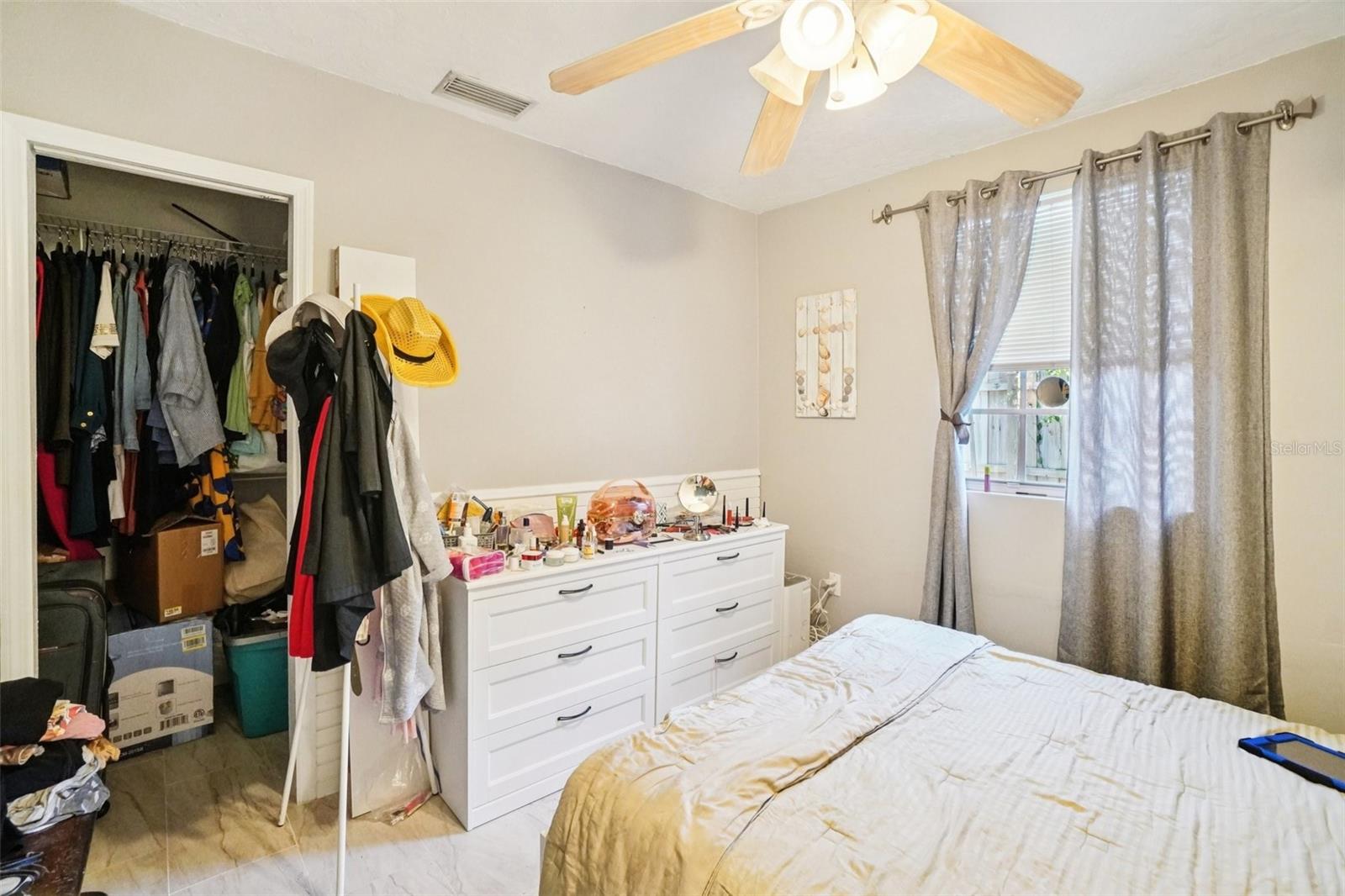 Image 17 of 54 For 162 Lincoln Circle N