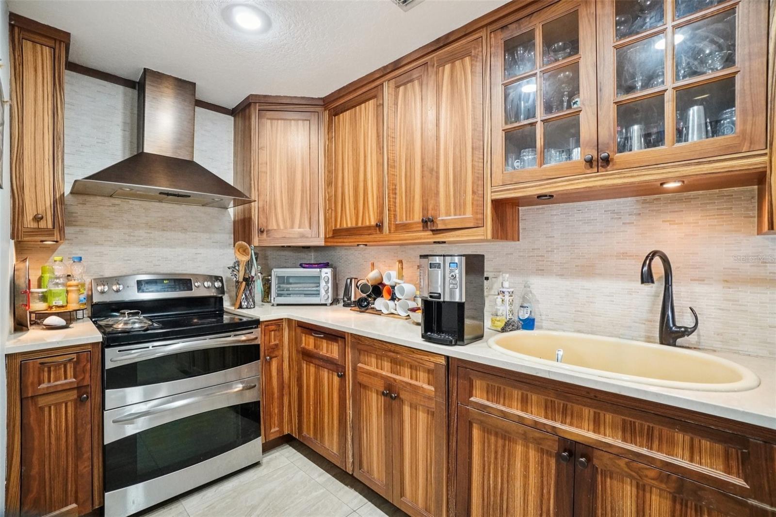 Image 2 of 54 For 162 Lincoln Circle N