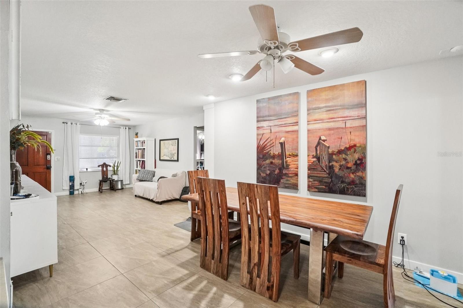 Image 21 of 54 For 162 Lincoln Circle N