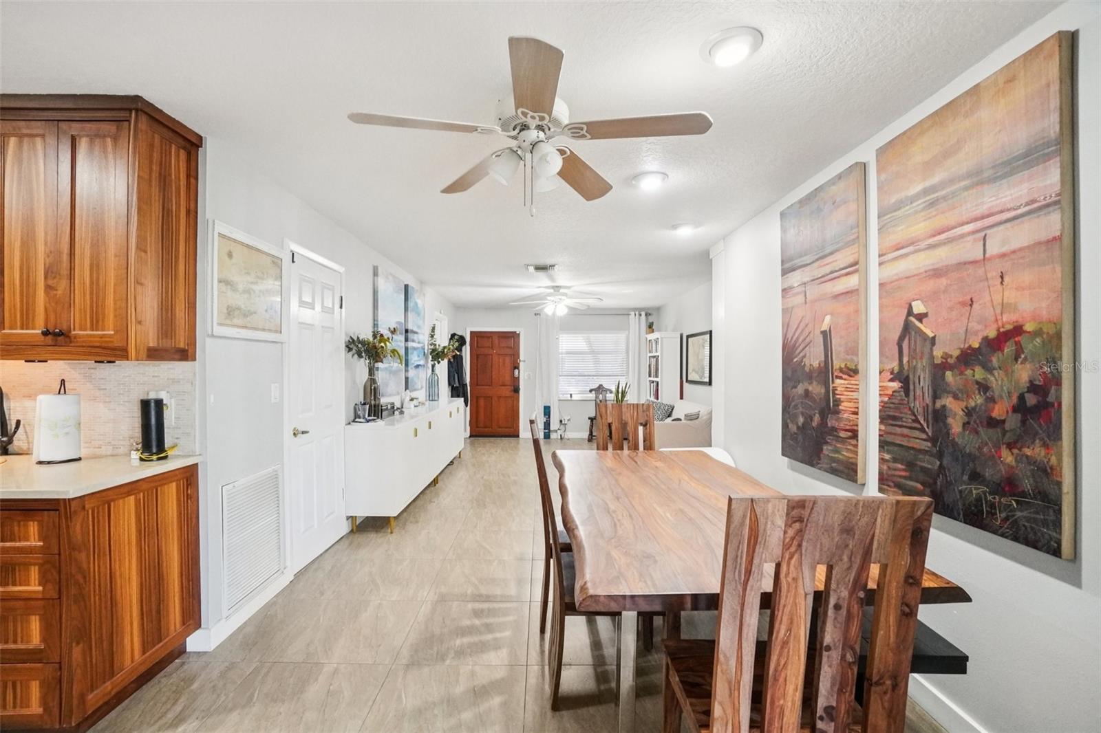 Image 24 of 54 For 162 Lincoln Circle N