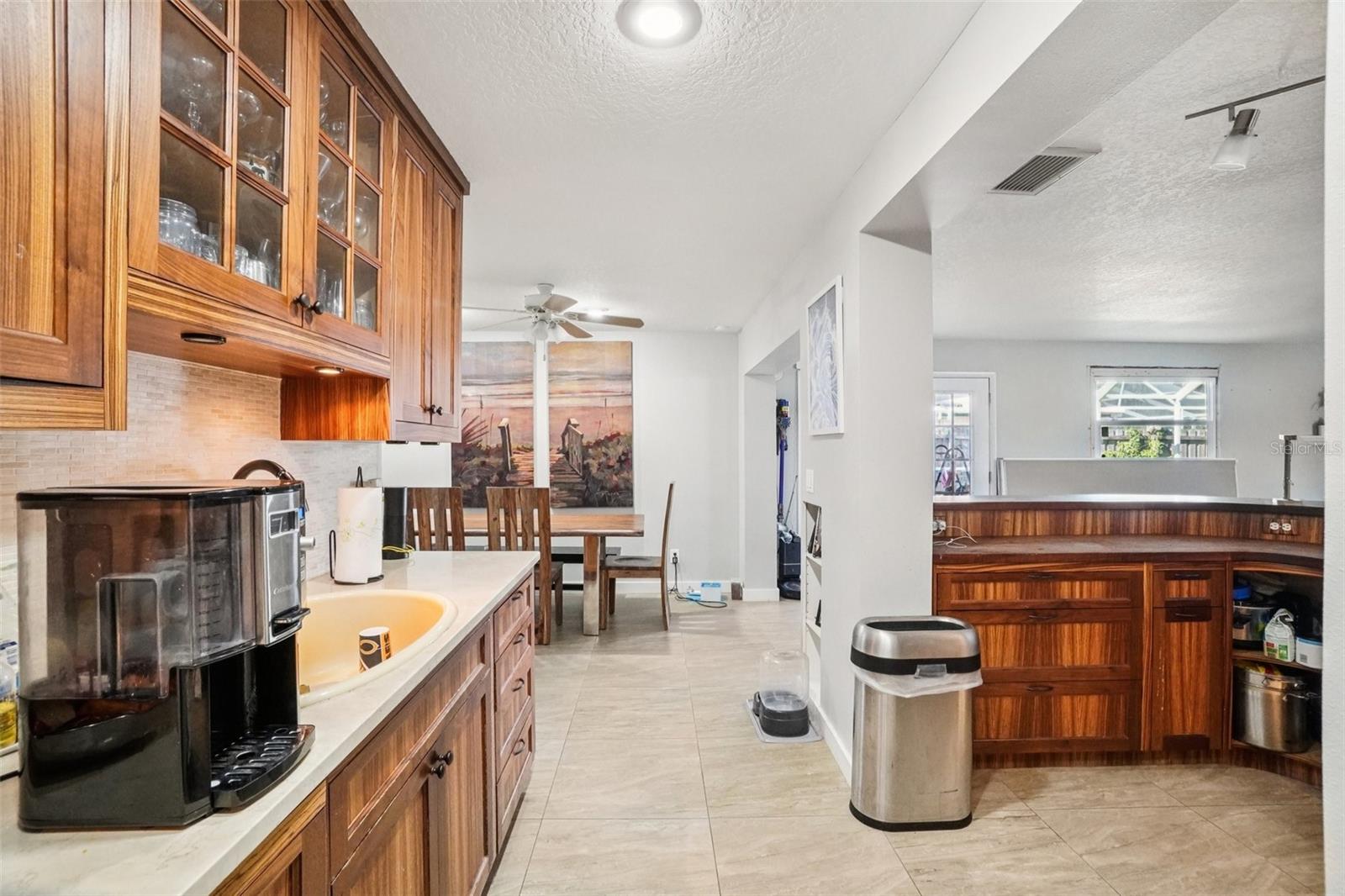 Image 27 of 54 For 162 Lincoln Circle N