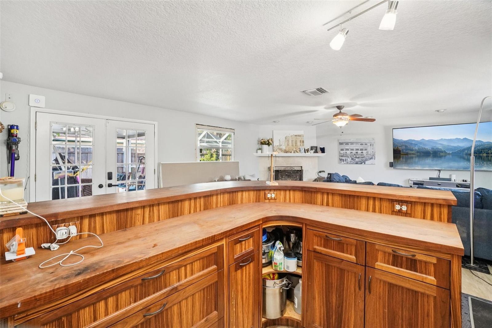 Image 30 of 54 For 162 Lincoln Circle N