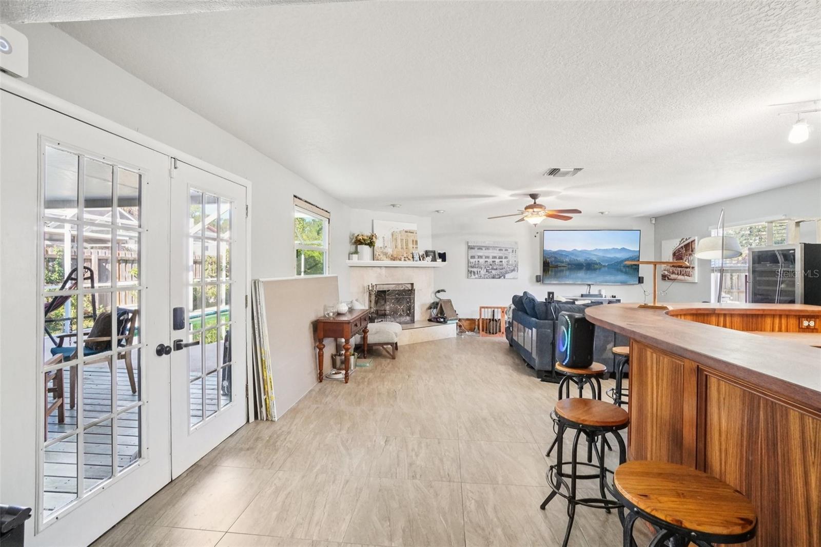 Image 34 of 54 For 162 Lincoln Circle N