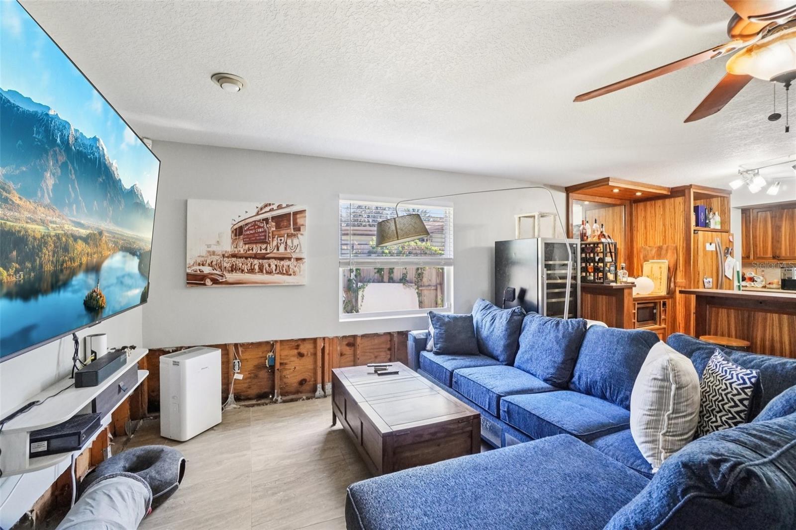 Image 35 of 54 For 162 Lincoln Circle N