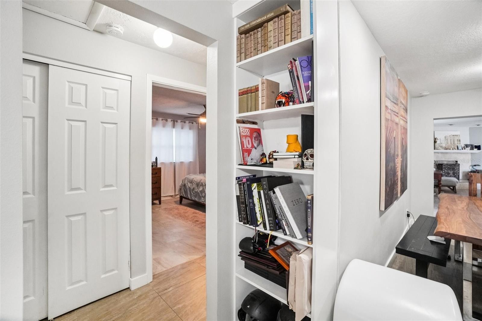 Image 39 of 54 For 162 Lincoln Circle N