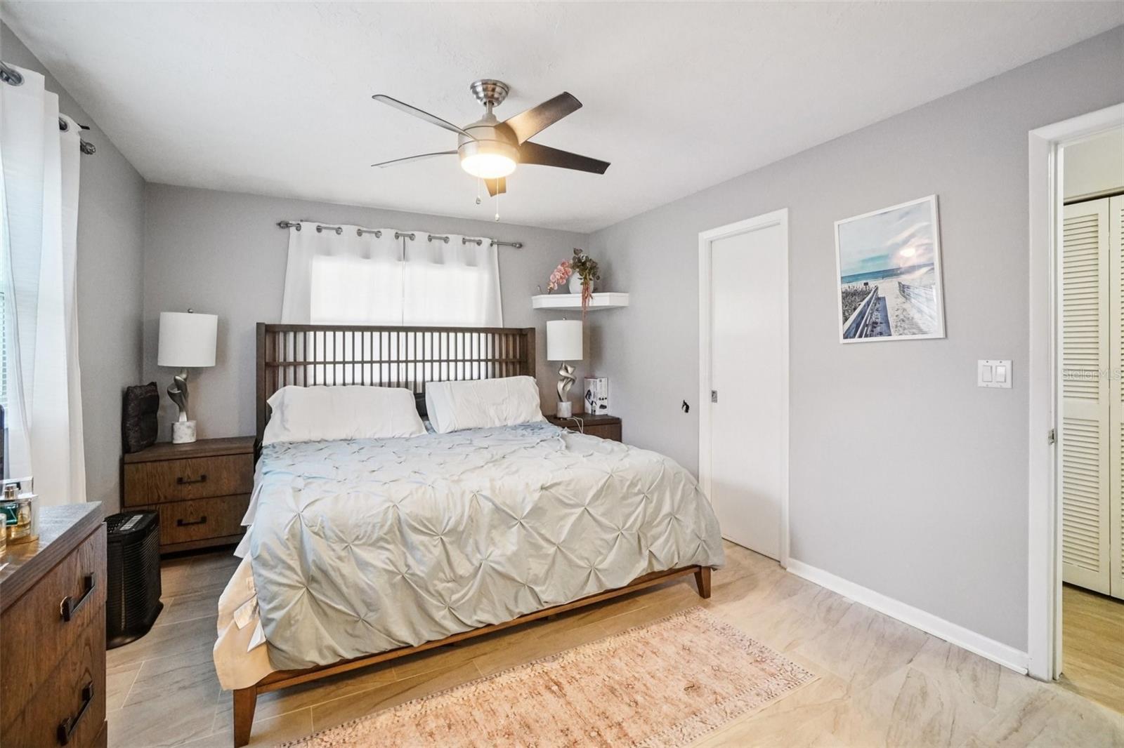 Image 40 of 54 For 162 Lincoln Circle N