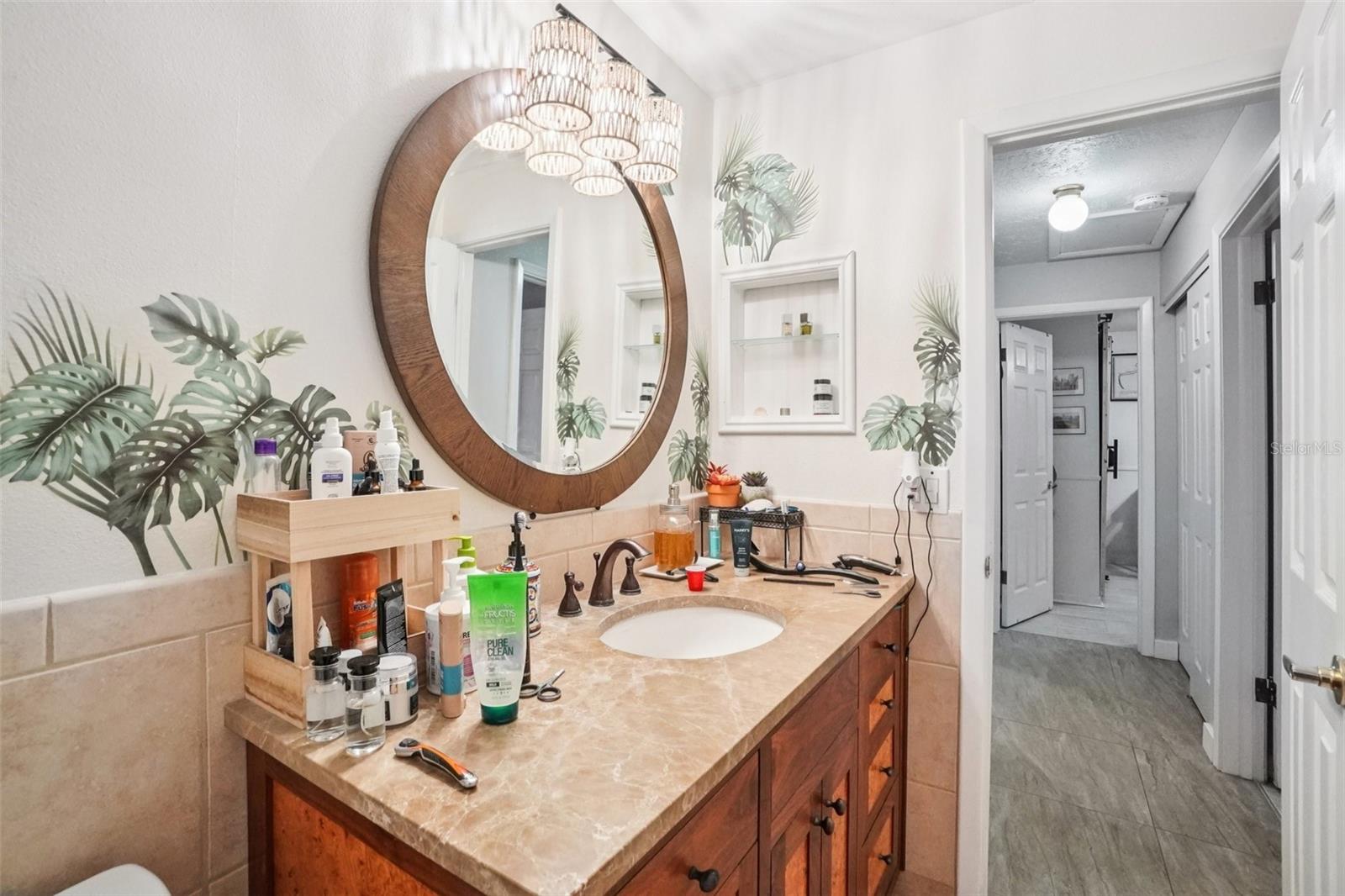 Image 46 of 54 For 162 Lincoln Circle N