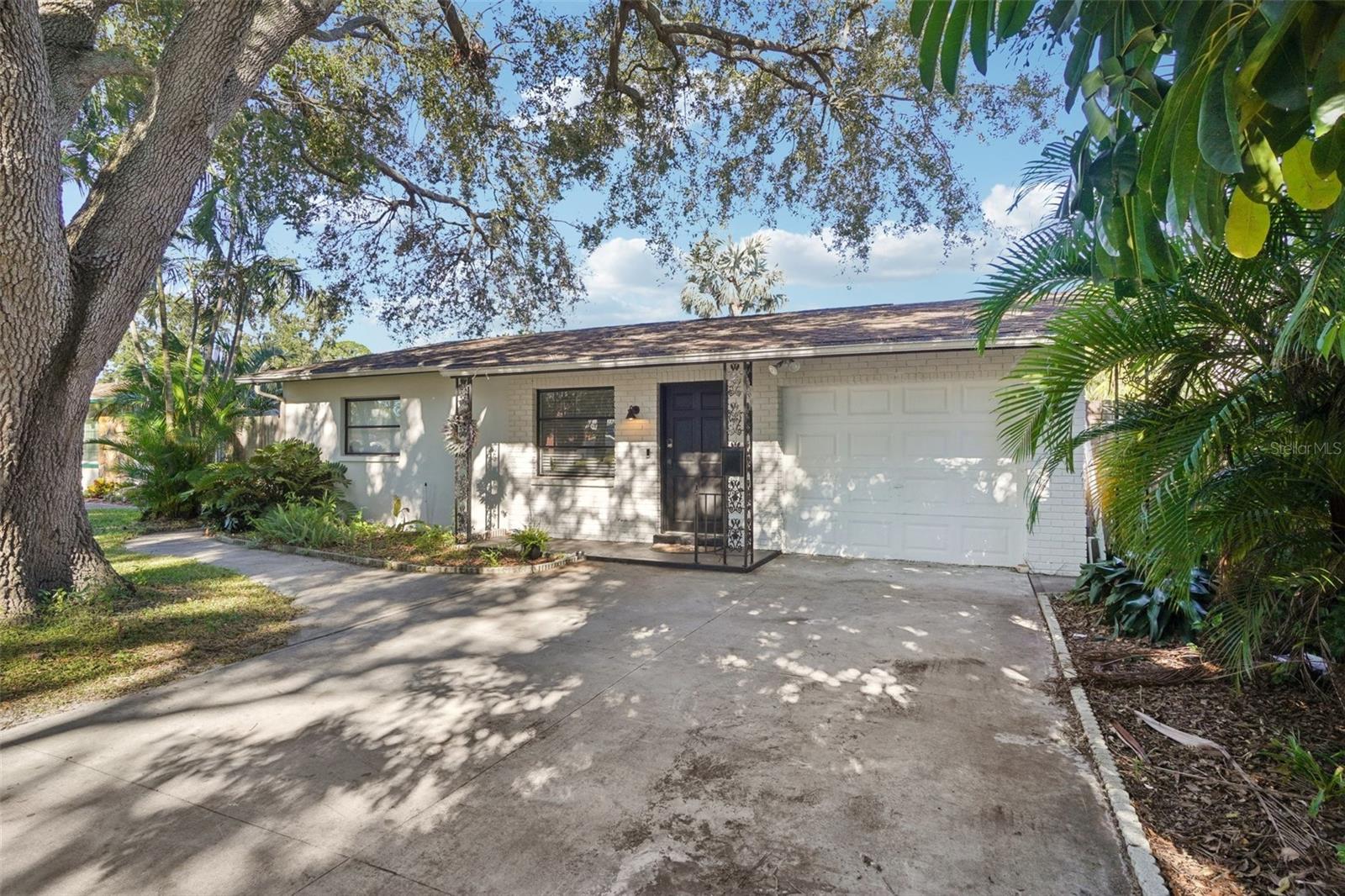 Image 8 of 54 For 162 Lincoln Circle N