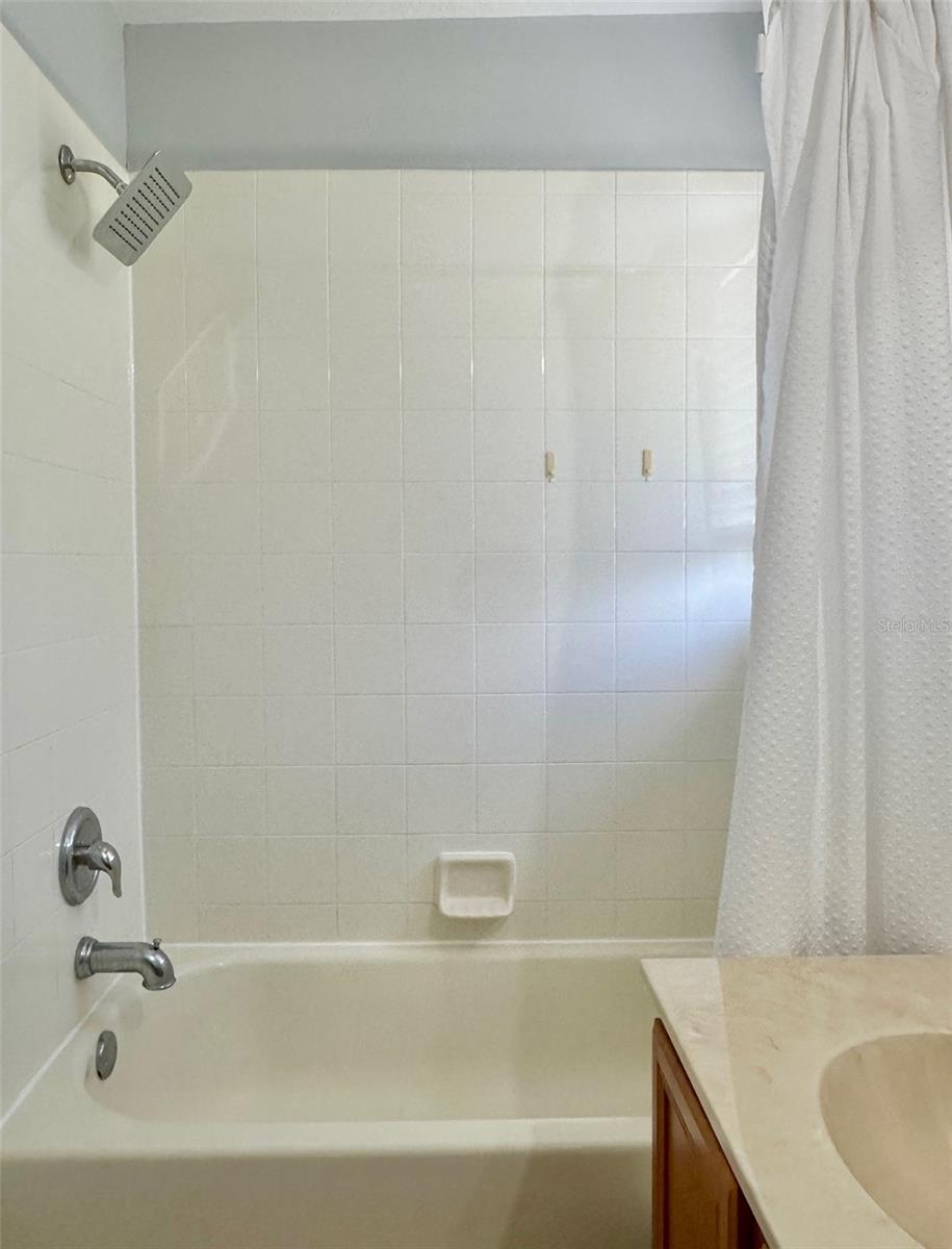 Image 18 of 36 For 20307 Oak Key Court