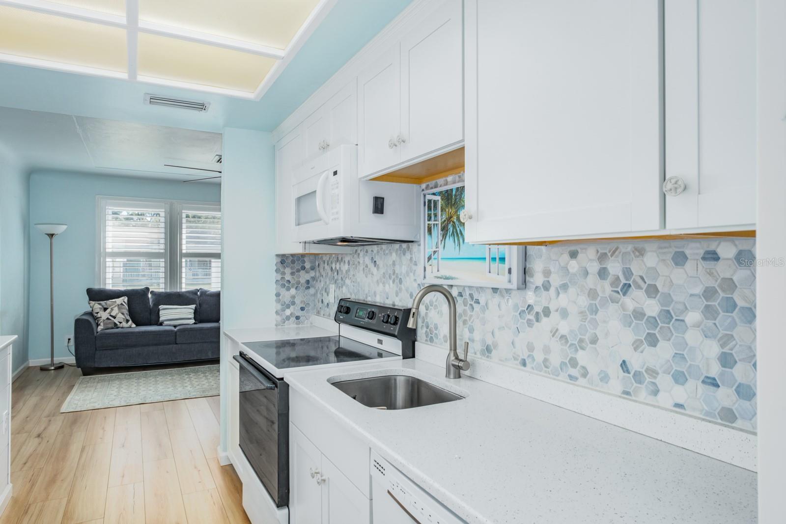 Listing photo id 16 for 5302 28th Avenue S