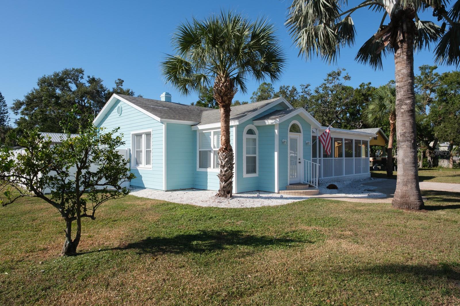 Listing photo id 0 for 5302 28th Avenue S