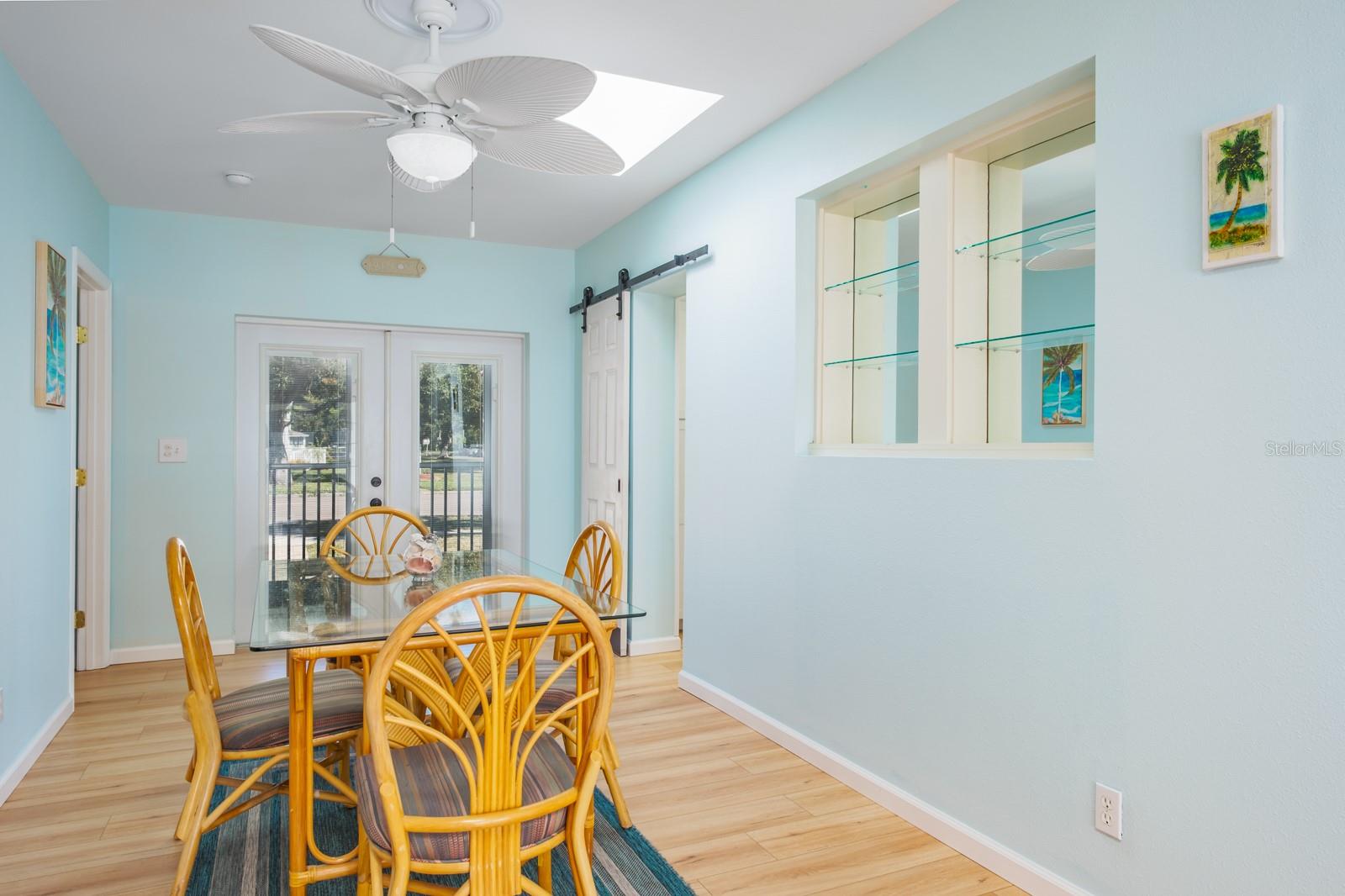 Listing photo id 19 for 5302 28th Avenue S