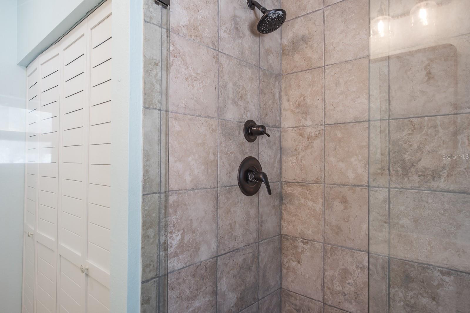 Listing photo id 25 for 5302 28th Avenue S