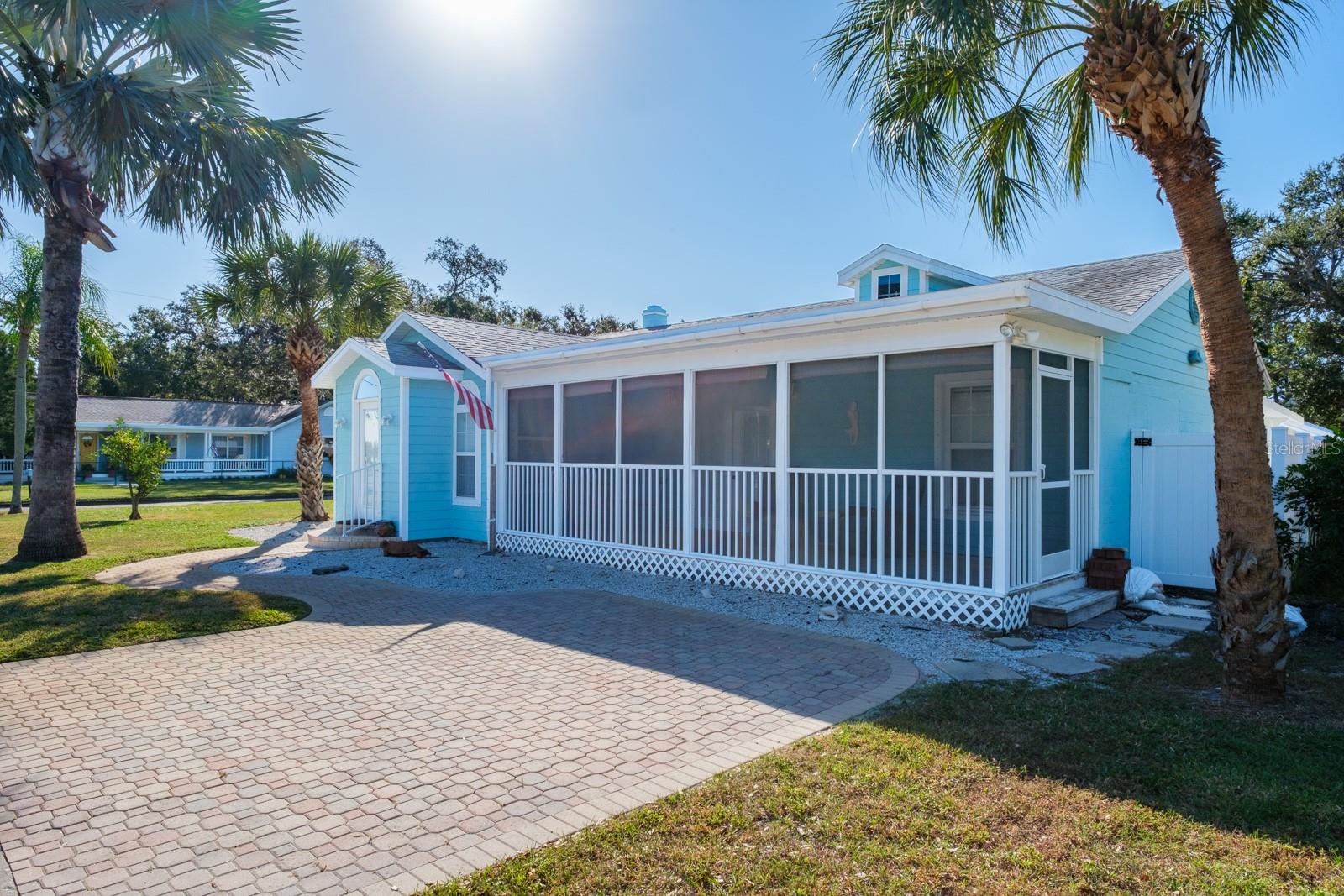 Listing photo id 1 for 5302 28th Avenue S