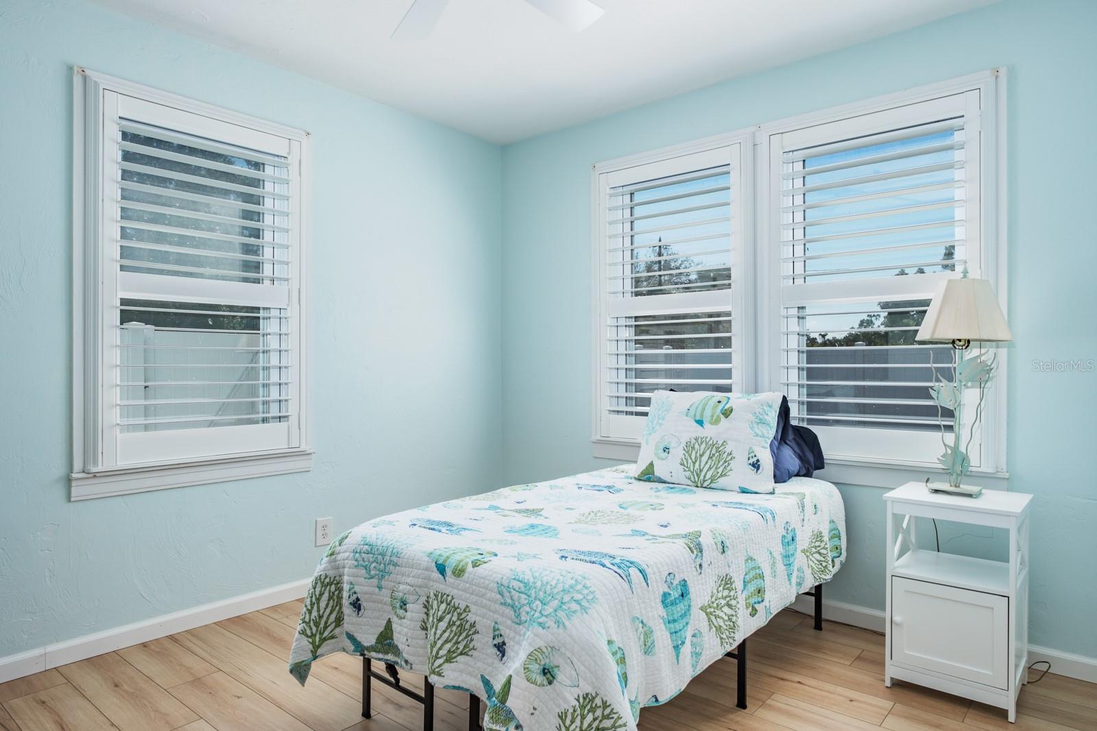 Listing photo id 31 for 5302 28th Avenue S