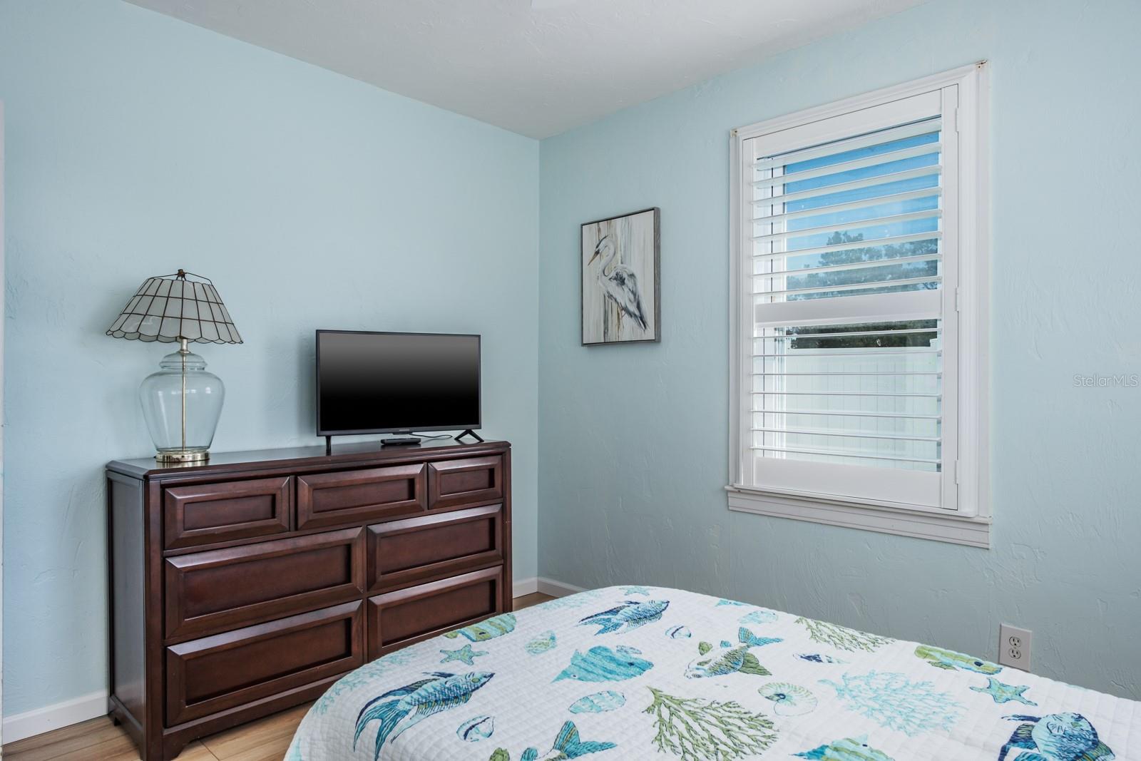 Listing photo id 32 for 5302 28th Avenue S