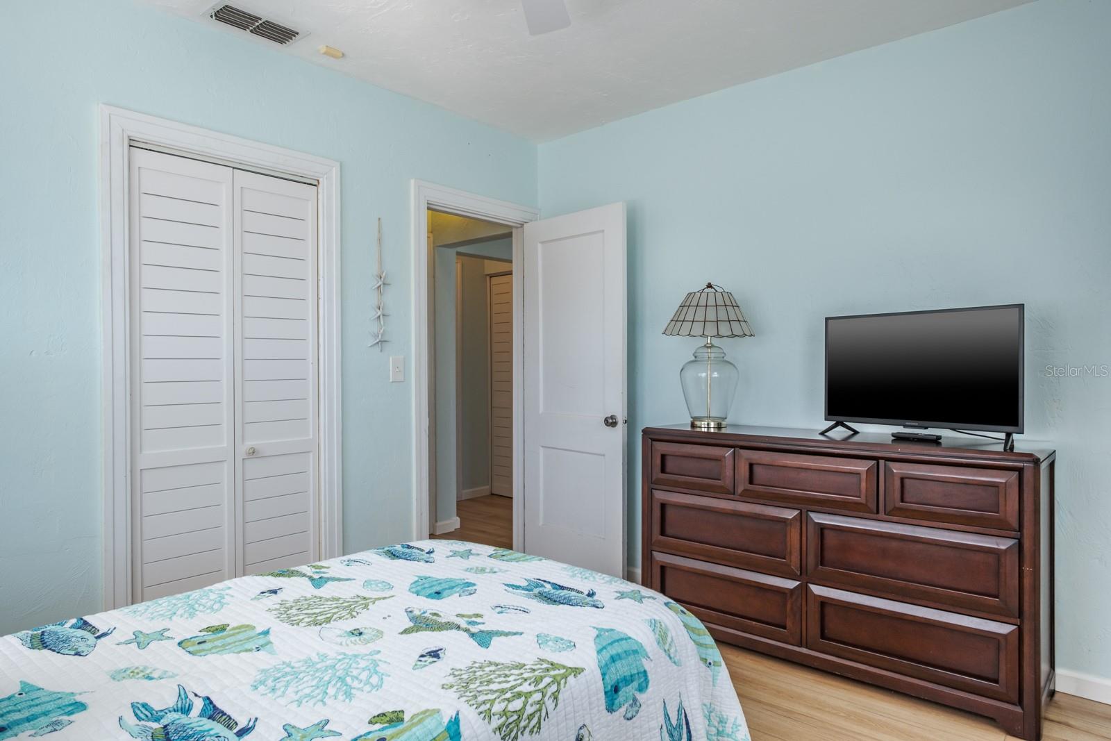 Listing photo id 33 for 5302 28th Avenue S