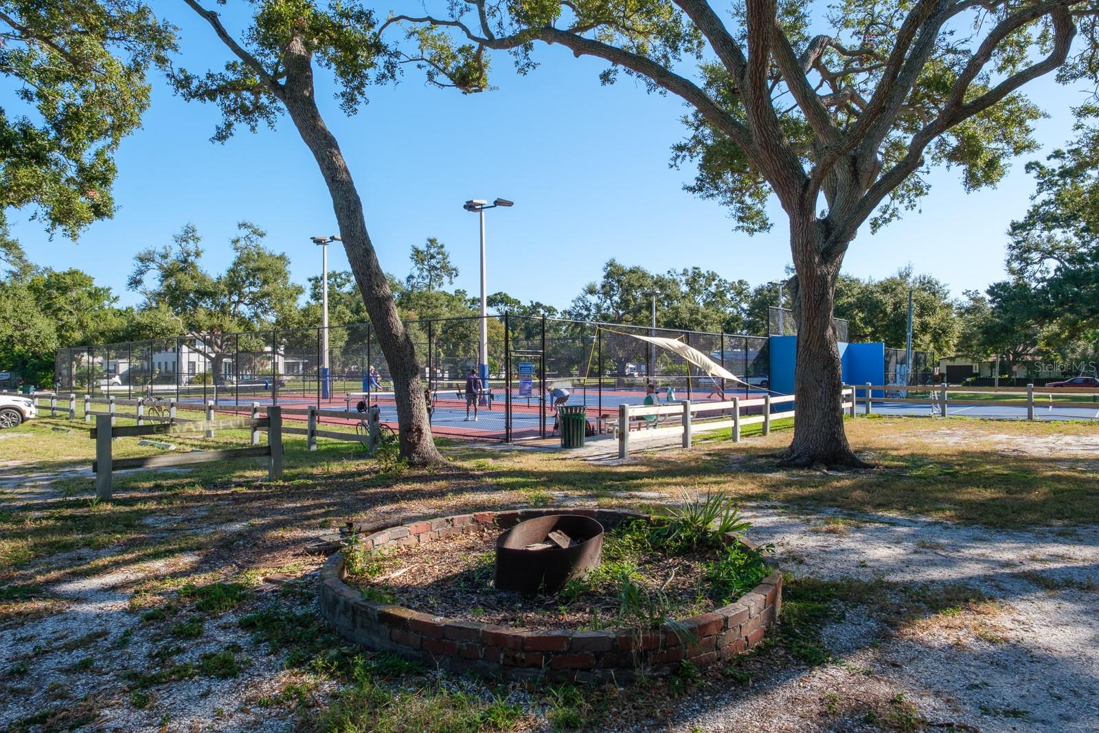 Listing photo id 39 for 5302 28th Avenue S