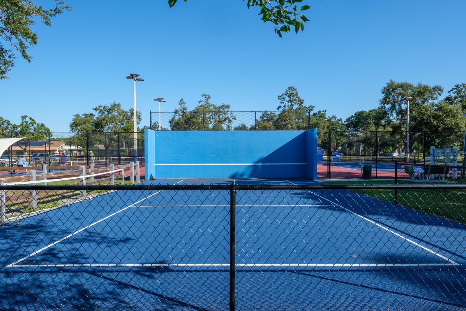 Listing photo id 40 for 5302 28th Avenue S