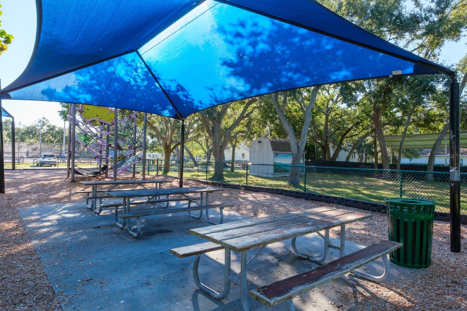 Listing photo id 43 for 5302 28th Avenue S