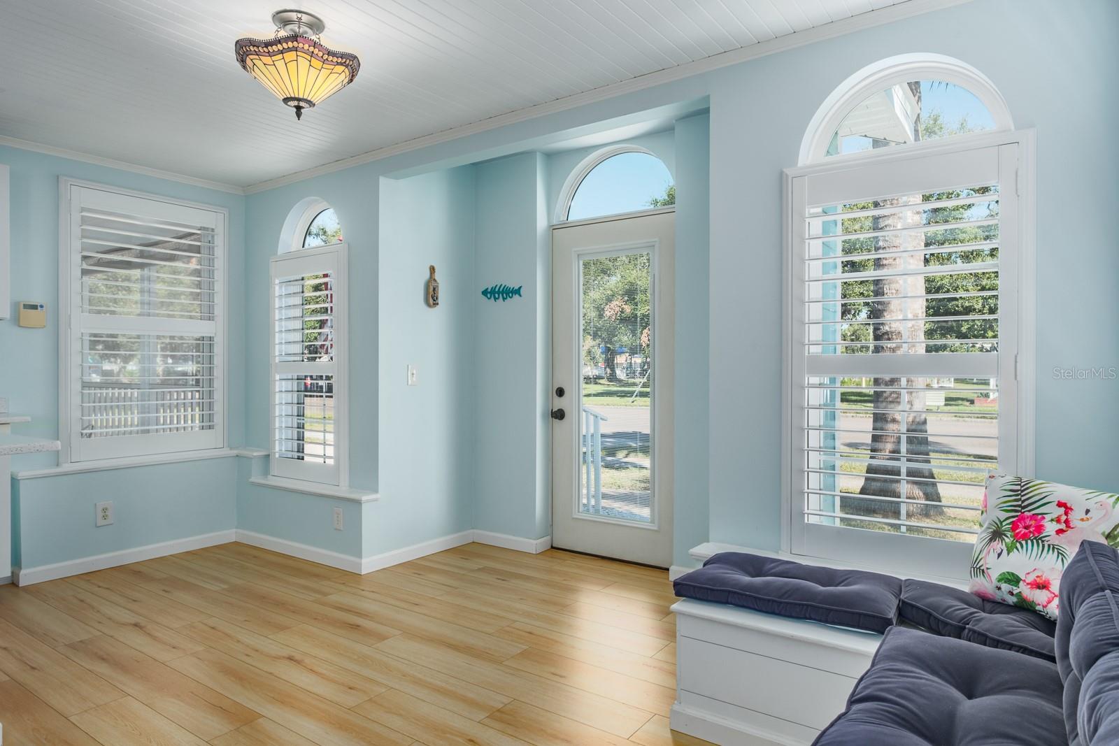 Listing photo id 6 for 5302 28th Avenue S