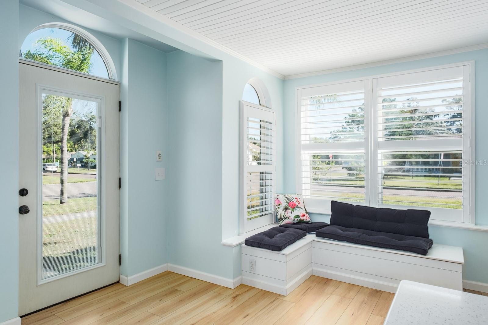 Listing photo id 7 for 5302 28th Avenue S