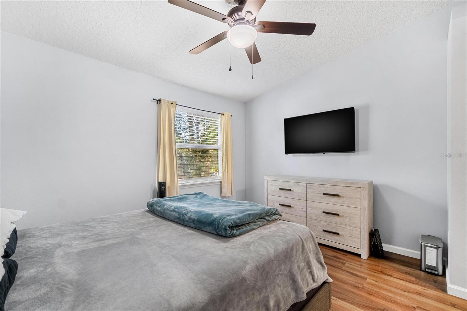 Image 12 of 27 For 8704 Liberty Place