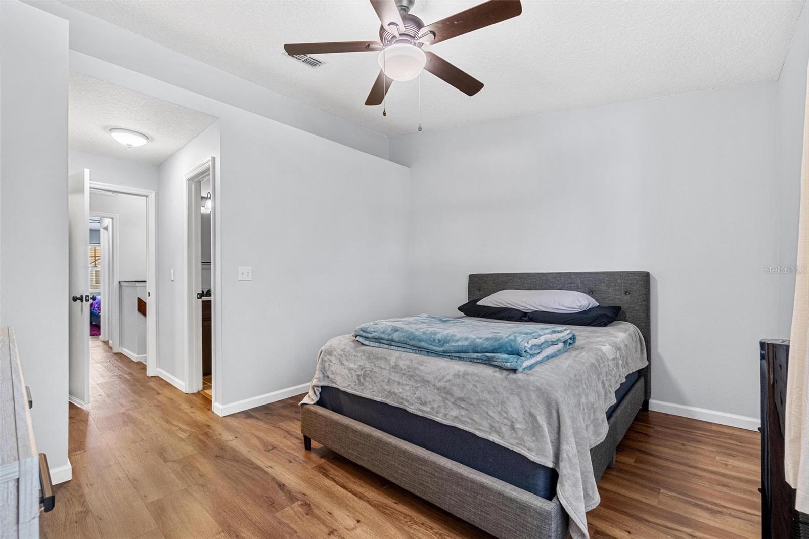 Image 13 of 27 For 8704 Liberty Place